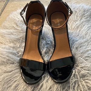 Bamboo black 4in heels like new size 8.5